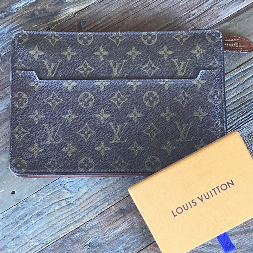 Louis Vuitton vintage monogram pochette homme clutch AUTHENTIC